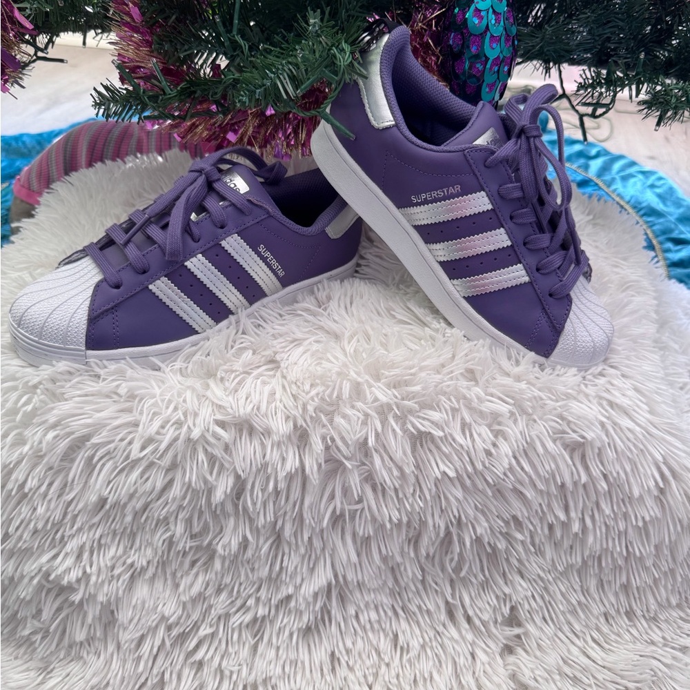 Adidas Superstar Leather Sneakers Tech Purple Fits like 7 1/2 to 8 women’s